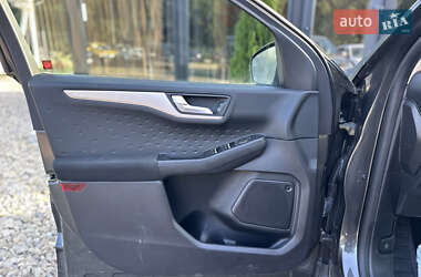 Внедорожник / Кроссовер Ford Escape 2020 в 
