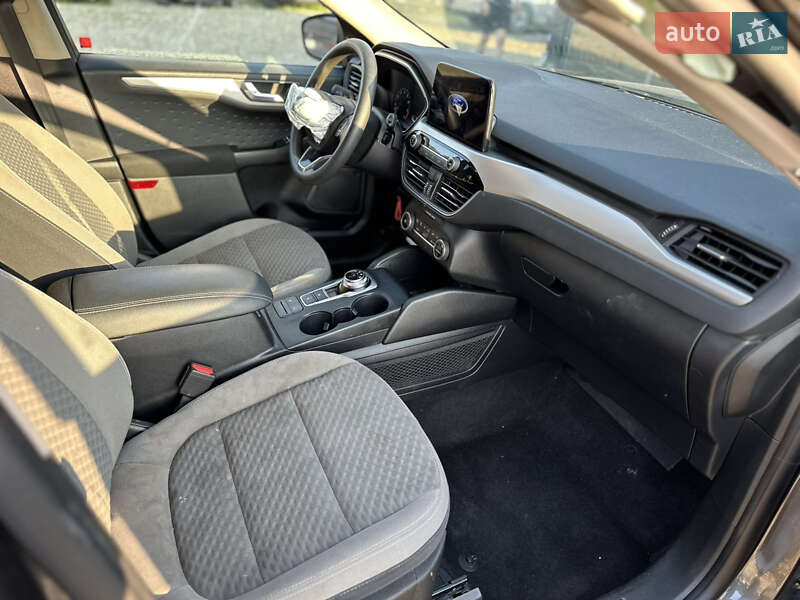 Позашляховик / Кросовер Ford Escape 2020 в Львові