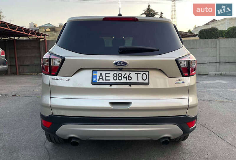Внедорожник / Кроссовер Ford Escape 2017 в Днепре