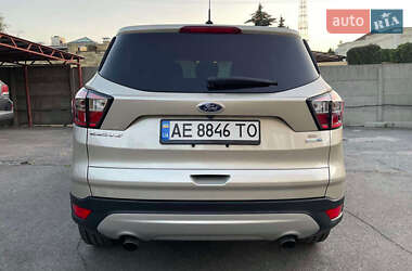 Внедорожник / Кроссовер Ford Escape 2017 в 