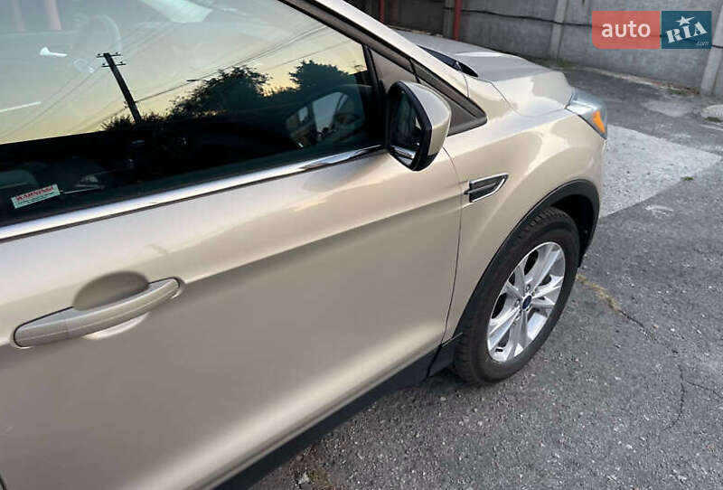 Внедорожник / Кроссовер Ford Escape 2017 в Днепре