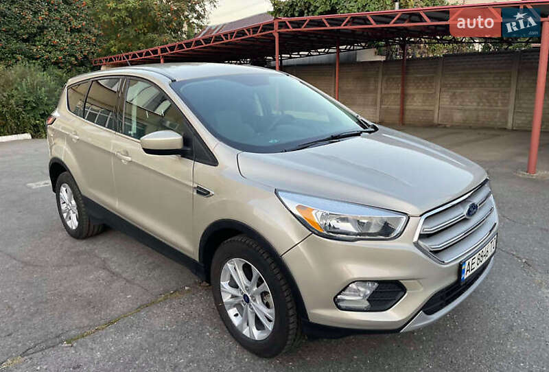 Внедорожник / Кроссовер Ford Escape 2017 в 