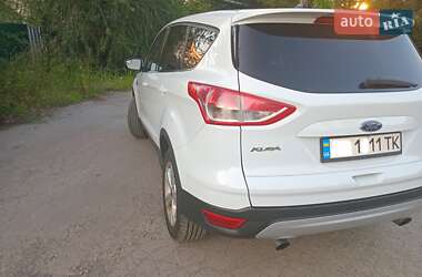 Внедорожник / Кроссовер Ford Escape 2015 в 