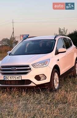 Позашляховик / Кросовер Ford Escape 2016 в Золочеві