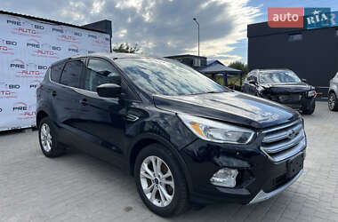 Внедорожник / Кроссовер Ford Escape 2017 в 