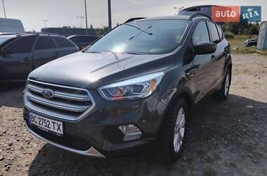 Внедорожник / Кроссовер Ford Escape 2016 в 