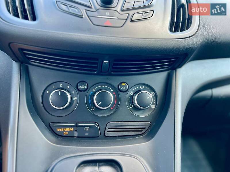 Внедорожник / Кроссовер Ford Escape 2015 в Киеве