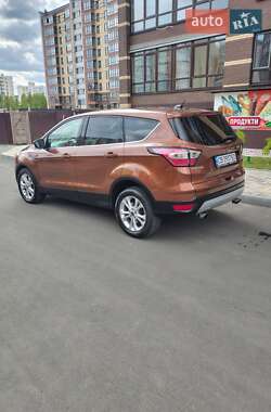 Внедорожник / Кроссовер Ford Escape 2017 в Чернигове