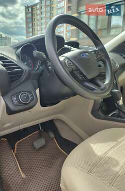 Внедорожник / Кроссовер Ford Escape 2017 в Чернигове