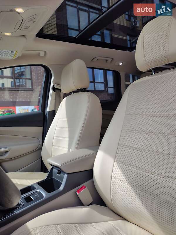 Внедорожник / Кроссовер Ford Escape 2017 в Чернигове