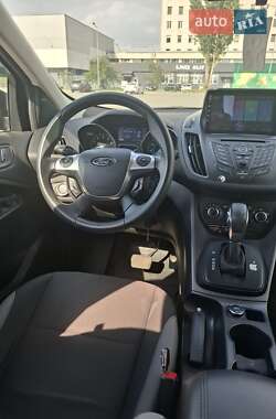 Внедорожник / Кроссовер Ford Escape 2014 в 