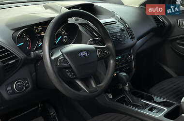 Внедорожник / Кроссовер Ford Escape 2017 в 