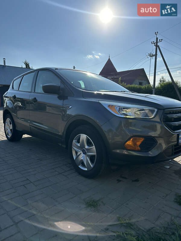 Внедорожник / Кроссовер Ford Escape 2016 в Черновцах