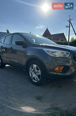 Позашляховик / Кросовер Ford Escape 2016 в 