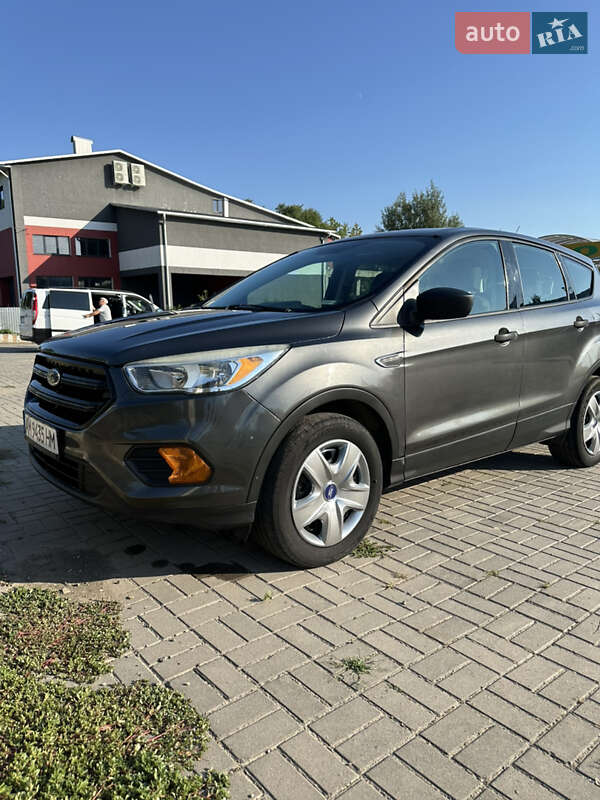 Внедорожник / Кроссовер Ford Escape 2016 в Черновцах