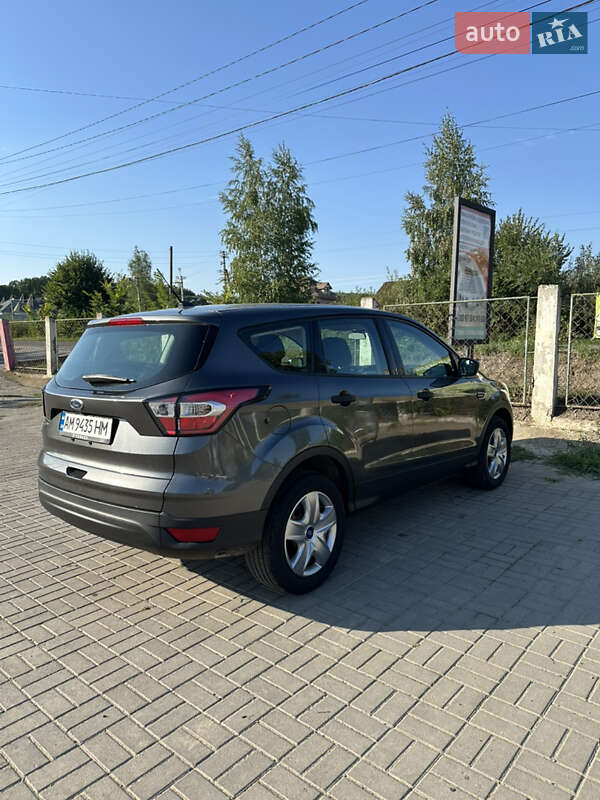 Внедорожник / Кроссовер Ford Escape 2016 в Черновцах