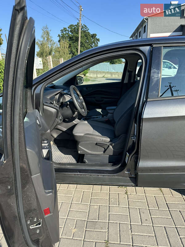 Внедорожник / Кроссовер Ford Escape 2016 в Черновцах