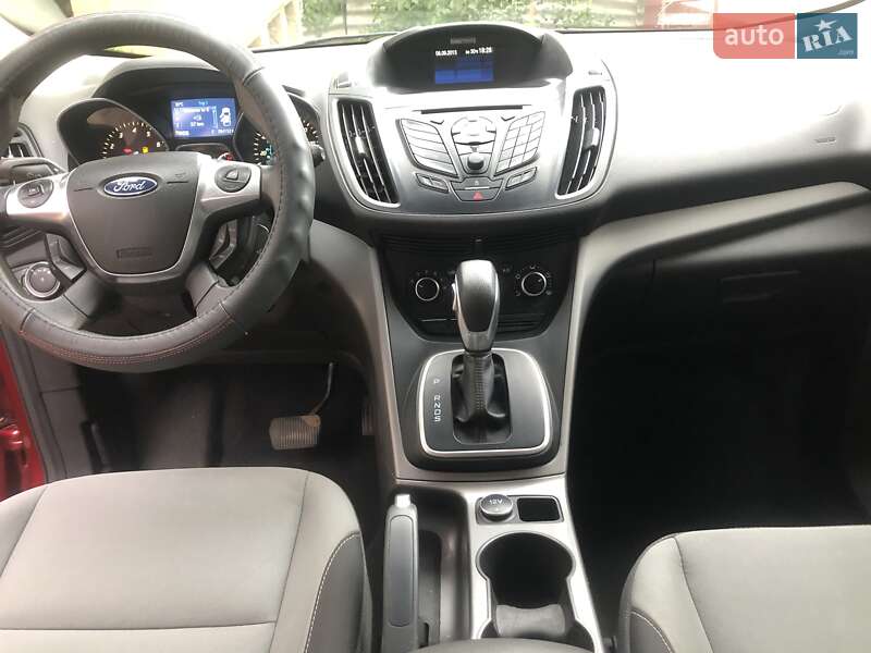 Внедорожник / Кроссовер Ford Escape 2013 в Монастыриске