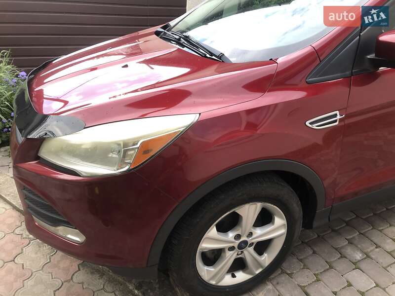 Внедорожник / Кроссовер Ford Escape 2013 в Монастыриске