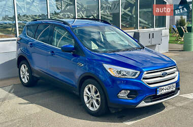 Внедорожник / Кроссовер Ford Escape 2018 в 