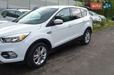 Внедорожник / Кроссовер Ford Escape 2017 в 