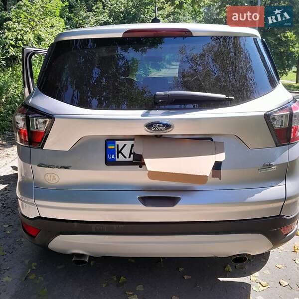 Внедорожник / Кроссовер Ford Escape 2016 в Киеве