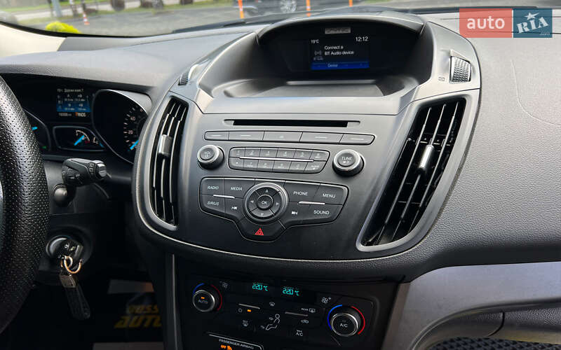 Внедорожник / Кроссовер Ford Escape 2017 в Львове