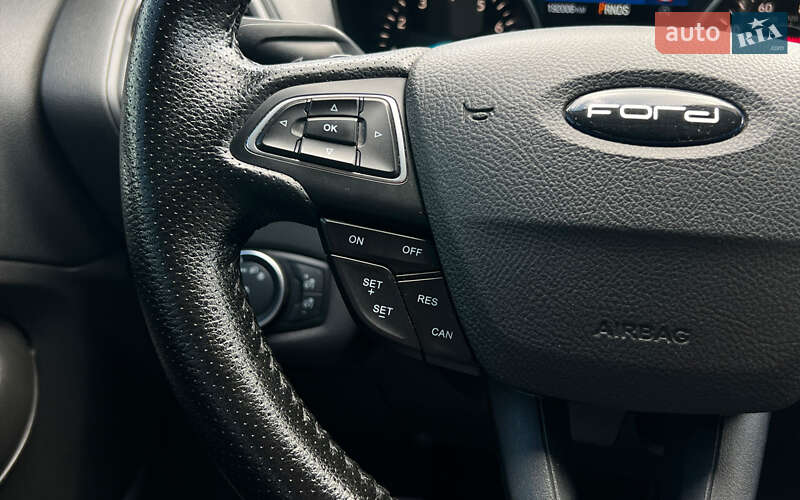 Внедорожник / Кроссовер Ford Escape 2017 в Львове