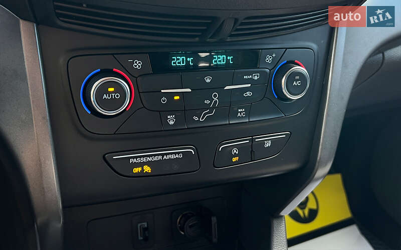 Внедорожник / Кроссовер Ford Escape 2017 в Львове