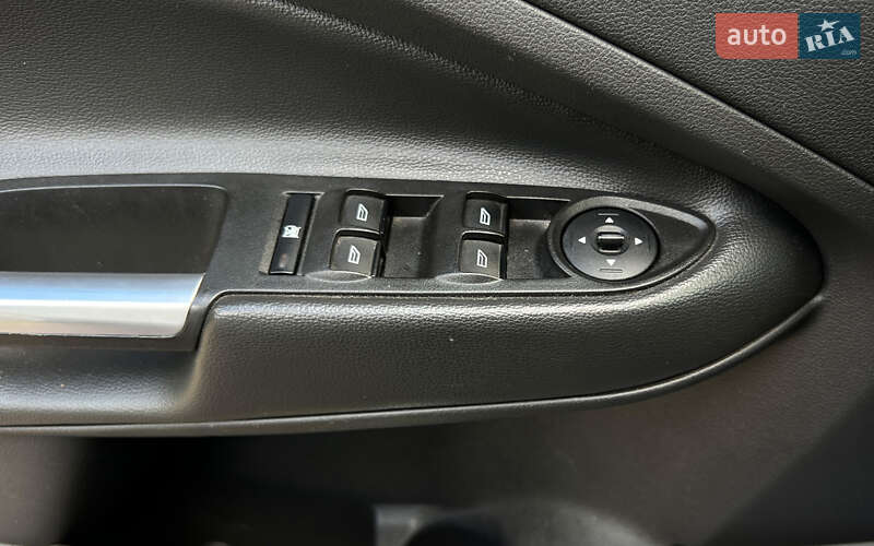 Внедорожник / Кроссовер Ford Escape 2017 в Львове