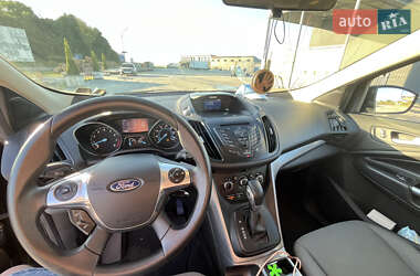 Внедорожник / Кроссовер Ford Escape 2015 в 