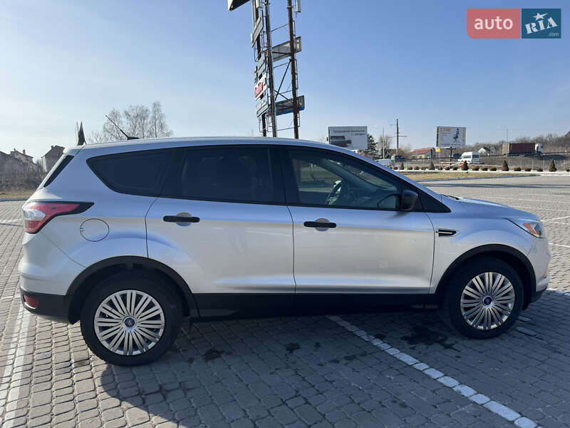 Внедорожник / Кроссовер Ford Escape 2017 в Львове