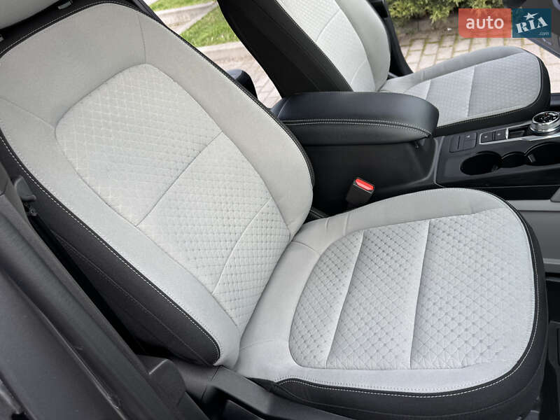 Внедорожник / Кроссовер Ford Escape 2023 в Днепре