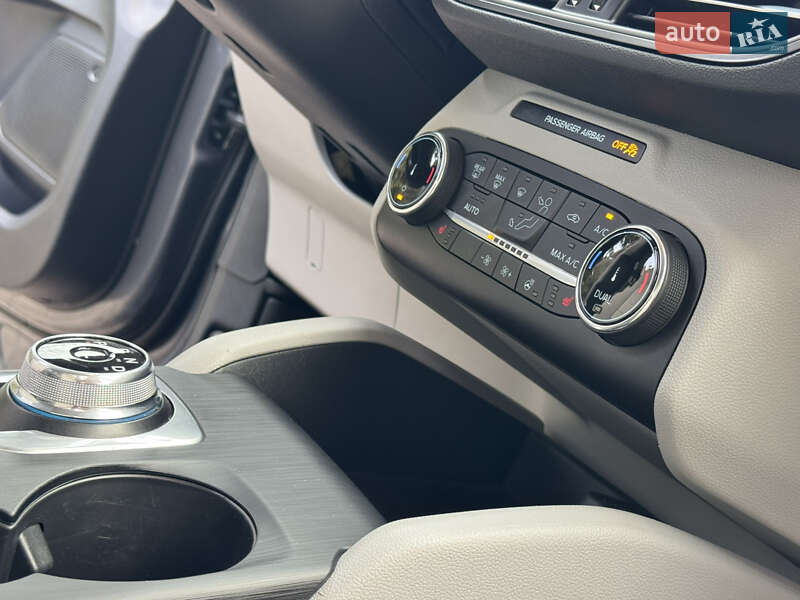 Внедорожник / Кроссовер Ford Escape 2023 в Днепре