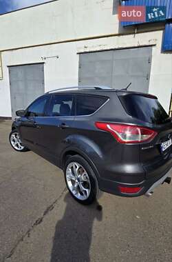 Внедорожник / Кроссовер Ford Escape 2014 в 