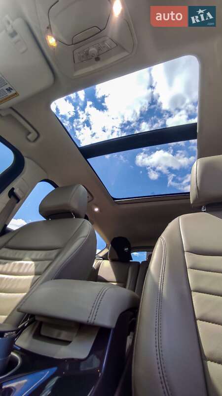 Внедорожник / Кроссовер Ford Escape 2014 в Кривом Роге