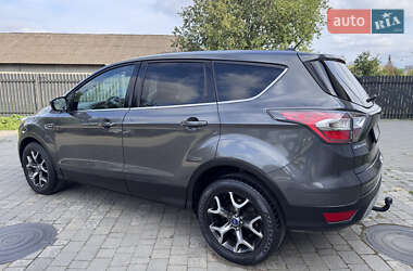 Внедорожник / Кроссовер Ford Escape 2016 в 