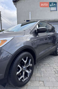 Внедорожник / Кроссовер Ford Escape 2016 в 