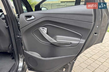 Внедорожник / Кроссовер Ford Escape 2016 в 