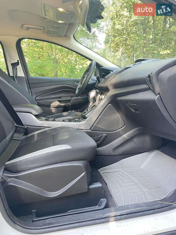Внедорожник / Кроссовер Ford Escape 2015 в Виннице