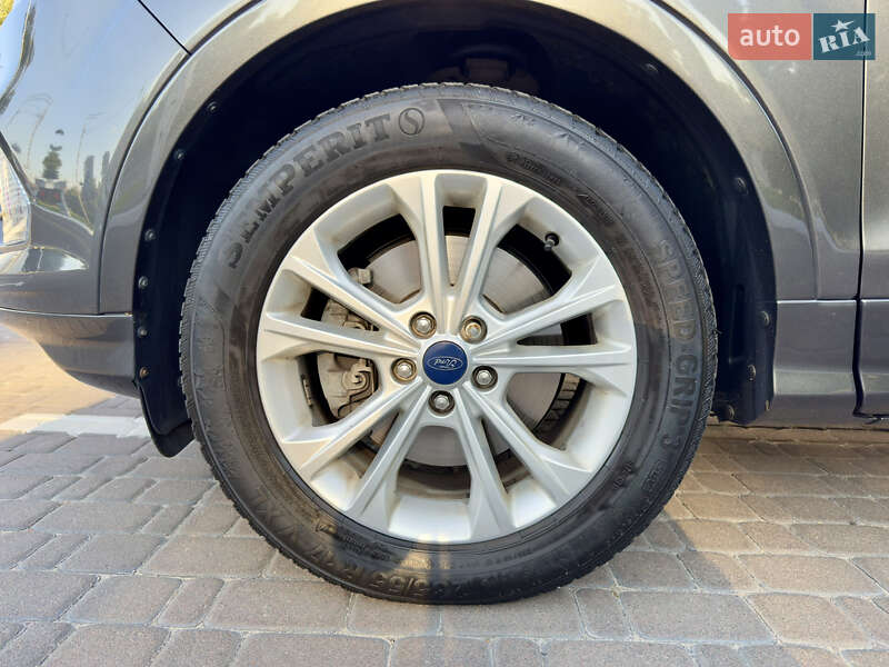 Внедорожник / Кроссовер Ford Escape 2018 в Киеве