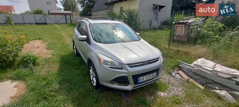 Внедорожник / Кроссовер Ford Escape 2015 в Гореничах