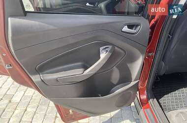 Внедорожник / Кроссовер Ford Escape 2014 в 
