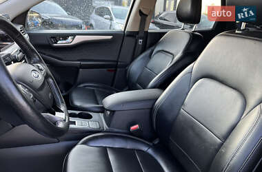 Внедорожник / Кроссовер Ford Escape 2020 в 