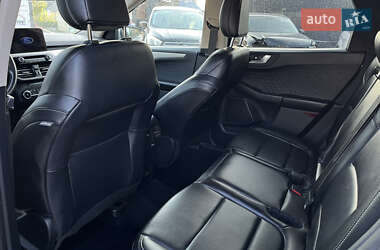 Внедорожник / Кроссовер Ford Escape 2020 в 