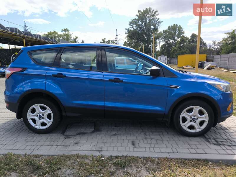 Внедорожник / Кроссовер Ford Escape 2017 в Павлограде