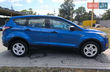 Внедорожник / Кроссовер Ford Escape 2017 в 