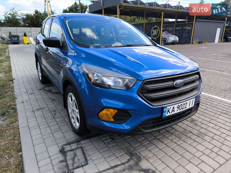Внедорожник / Кроссовер Ford Escape 2017 в Павлограде