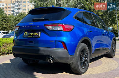 Внедорожник / Кроссовер Ford Escape 2020 в 