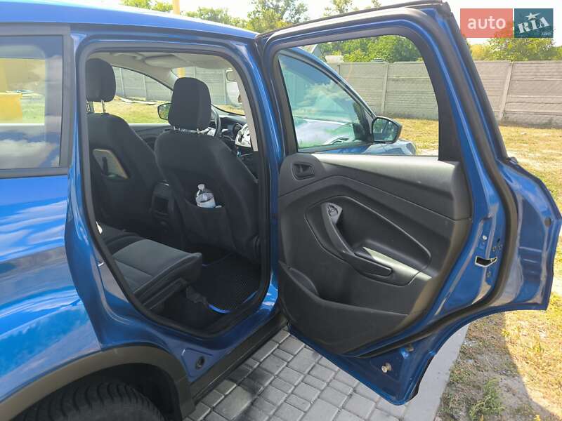 Внедорожник / Кроссовер Ford Escape 2017 в Павлограде